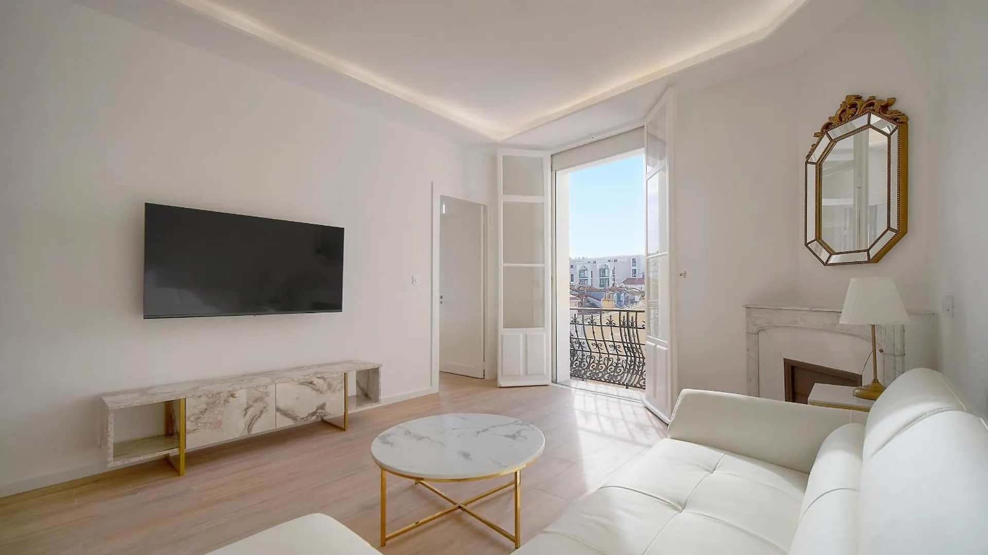Exceptionnel 4 Pieces Balcon Carre D Or A3B129 Apartamento Cannes França