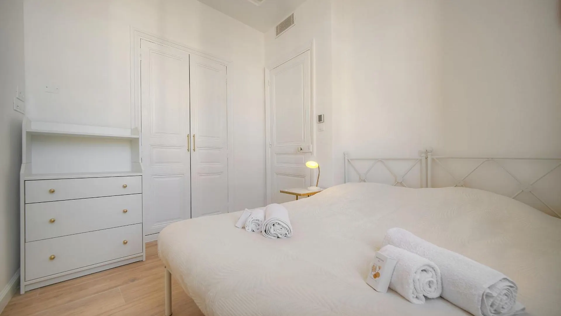 Exceptionnel 4 Pieces Balcon Carre D Or A3B129 Apartment Cannes