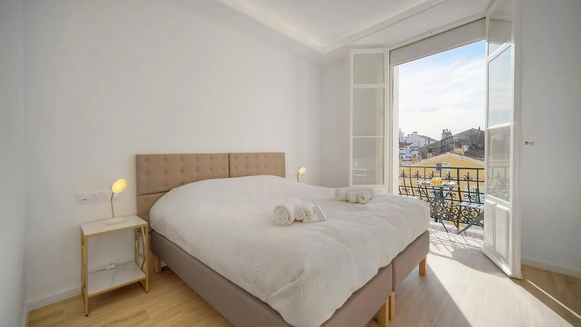Exceptionnel 4 Pieces Balcon Carre D Or A3B129 Apartment Cannes