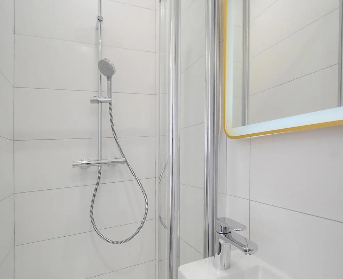 Exceptionnel 4 Pieces Balcon Carre D Or A3B129 Apartment Cannes
