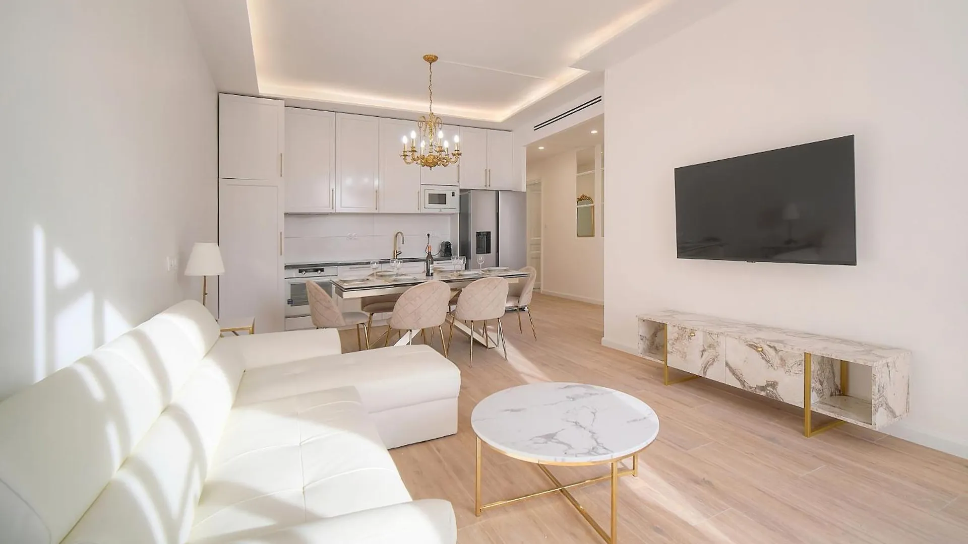 Exceptionnel 4 Pieces Balcon Carre D Or A3B129 Apartment Cannes 0*,  France